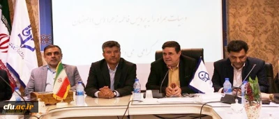 دکتر خنیفر در جمع استادان و مسئولان دانشگاه فرهنگیان استان اصفهان:

معلم را نمیتوان وارد کرد و همیشه باید معلمان مهارت دیده برای آینده جامعه پرورش داد