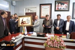 با حضور دکتر خنیفر انجام شد:
مراسم  معارفه سرپرست معاونت فرهنگی و اجتماعی 5