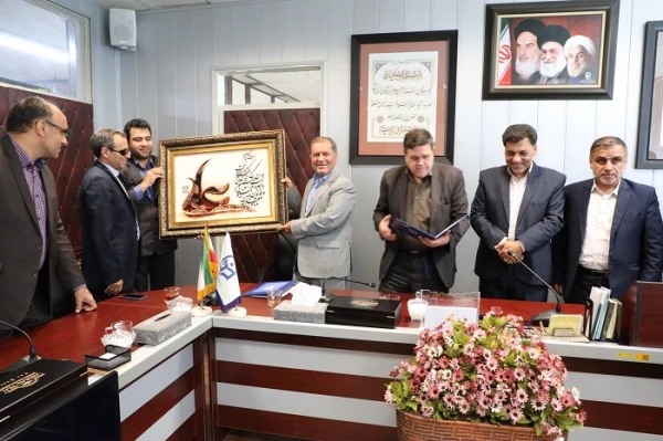 با حضور دکتر خنیفر انجام شد:
مراسم  معارفه سرپرست معاونت فرهنگی و اجتماعی 3