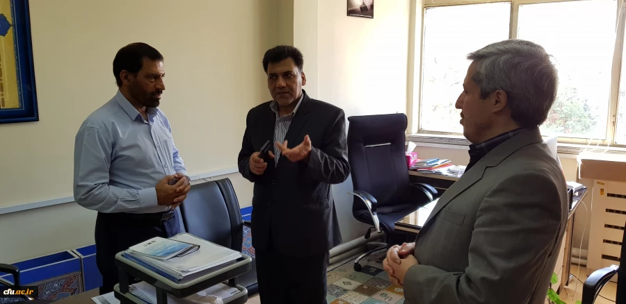 دکتر محمدی از بخش های مختلف اداره فرهنگی بازدید کرد