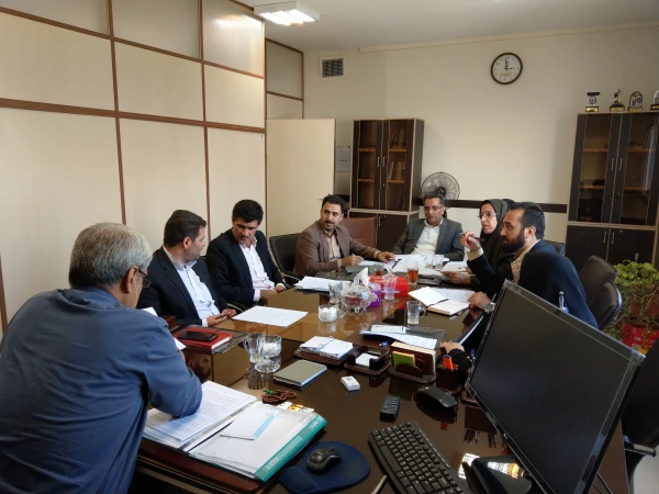 در ششمین جلسه کارگروه ساماندهی نیروهای سرپرست شبانه روزی عنوامن شد:

بررسی ماده های شیوه نامه همزمان با تشکیل هفتمین جلسه کارگروه در پنجم شهریور ماه