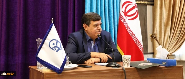 دکتر خنیفر در جمع اعضاء شرکت کننده در دوره آموزشی بدو استخدام اعضای  هیات علمی:

معلم با مسأله می خوابد و با سوال بیدار می شود 2