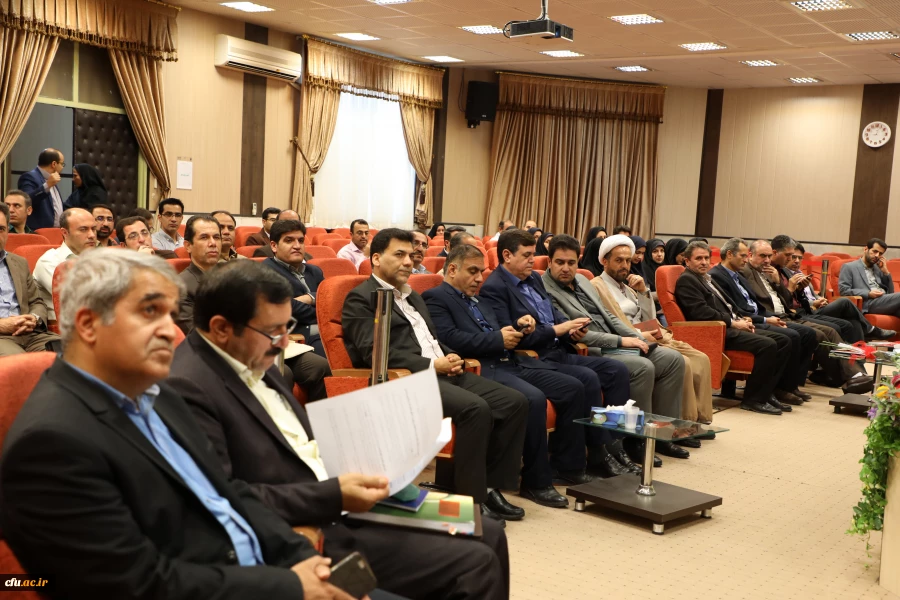 رئیس دانشگاه فرهنگیان در نشست اعضای هیئت علمی جدید دانشگاه:

 قضاوت و تحلیل استاد بر فراگیر اثر گذار است 2