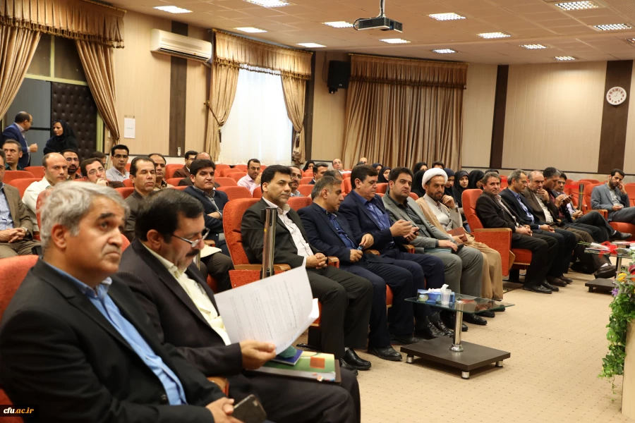 رئیس دانشگاه فرهنگیان در نشست اعضای هیئت علمی جدید دانشگاه:

 قضاوت و تحلیل استاد بر فراگیر اثر گذار است 5