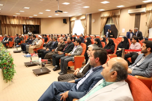 رئیس دانشگاه فرهنگیان در نشست اعضای هیئت علمی جدید دانشگاه:

 قضاوت و تحلیل استاد بر فراگیر اثر گذار است 11