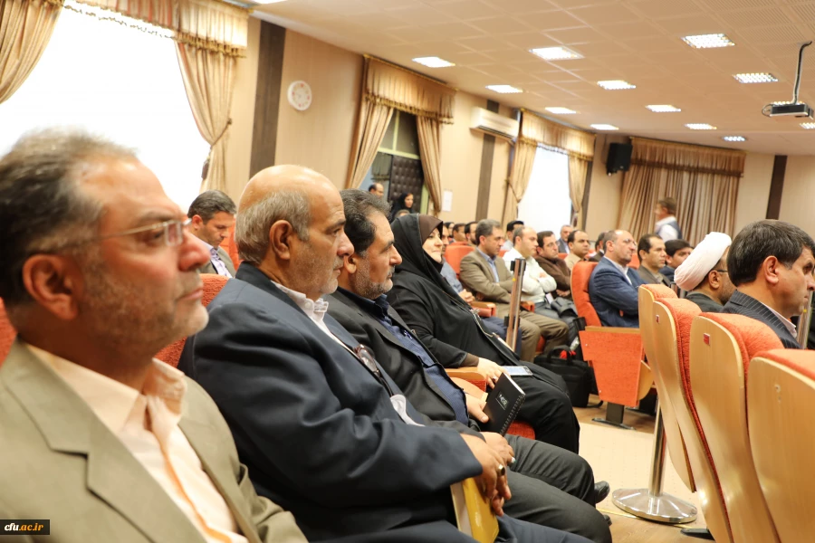 رئیس دانشگاه فرهنگیان در نشست اعضای هیئت علمی جدید دانشگاه:

 قضاوت و تحلیل استاد بر فراگیر اثر گذار است 18