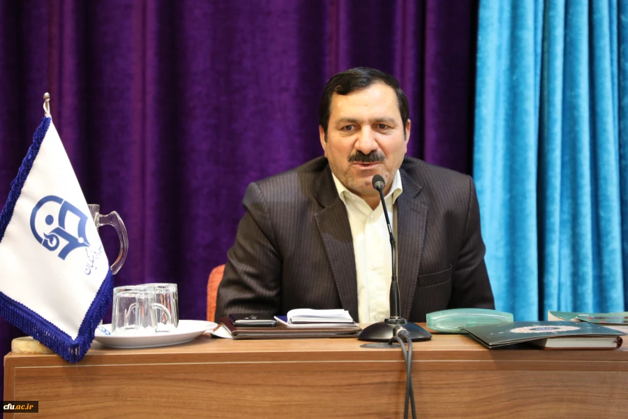 معاون آموزشی و تحصیلات تکمیلی در نشست بدو ورود اعضای هیئت علمی:

تکریم اعضای هیئت علمی از اولویت های اصلی معاونت آموزشی 7