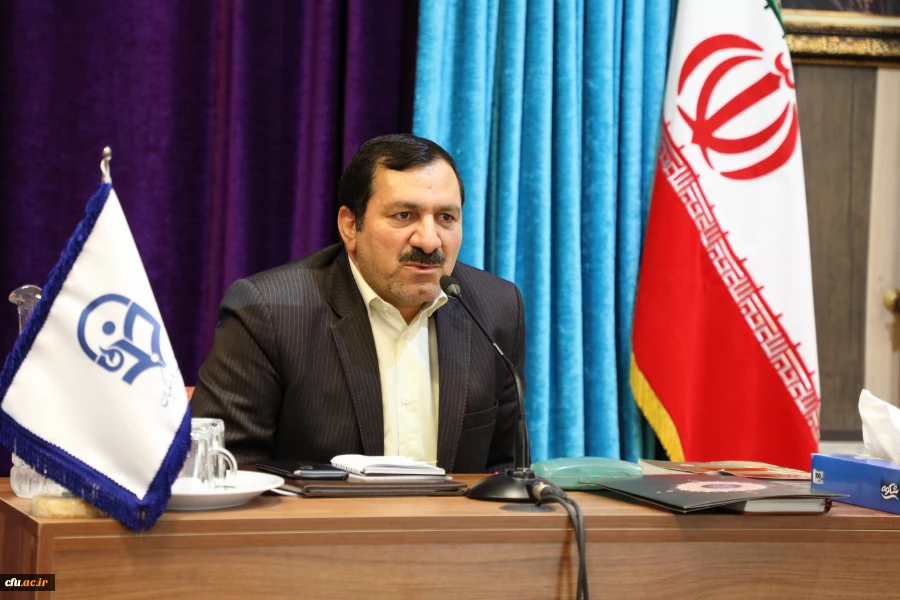 معاون آموزشی و تحصیلات تکمیلی در نشست بدو ورود اعضای هیئت علمی:

تکریم اعضای هیئت علمی از اولویت های اصلی معاونت آموزشی 8