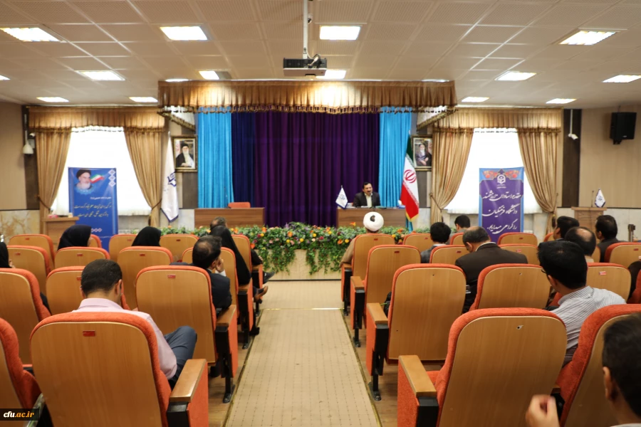 معاون آموزشی و تحصیلات تکمیلی در نشست بدو ورود اعضای هیئت علمی:

تکریم اعضای هیئت علمی از اولویت های اصلی معاونت آموزشی 10