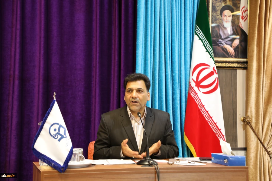 معاون آموزشی و تحصیلات تکمیلی در نشست بدو ورود اعضای هیئت علمی:

تکریم اعضای هیئت علمی از اولویت های اصلی معاونت آموزشی 13