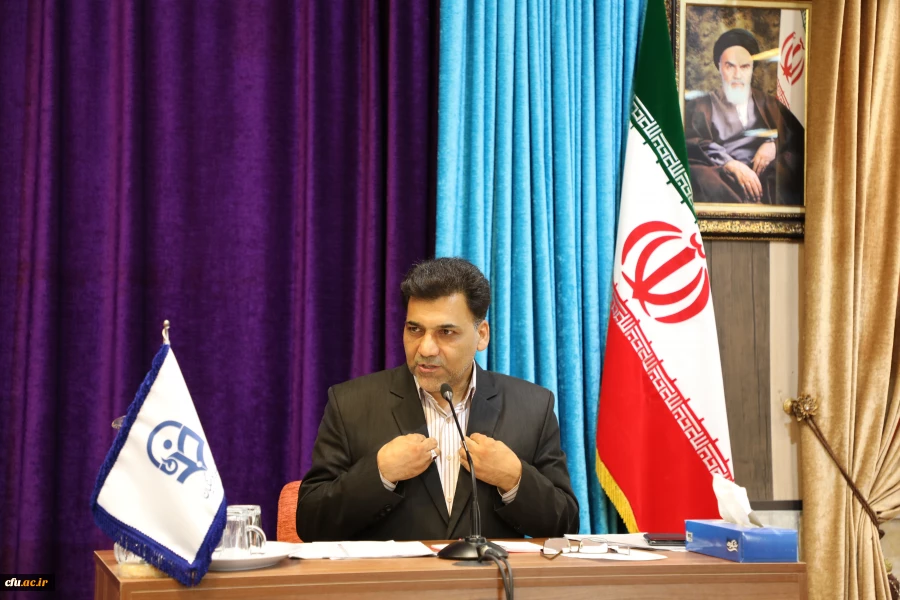 معاون فرهنگی و اجتماعی دانشگاه در نشست بدو ورود اعضای هیئت علمی:

آموزش و تربیت باید در تمام ابعاد شناختی، روانی،  عاطفی و آموزشی انجام شود 3