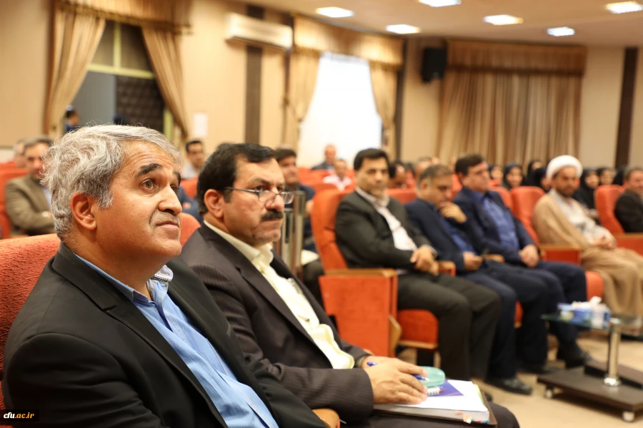 معاون طرح  و برنامه و توسعه منابع در نشست بدو ورود اعضای هیئت علمی:

حمایت تمام و کمال دانشگاه از فعالیت های پژوهشی 3