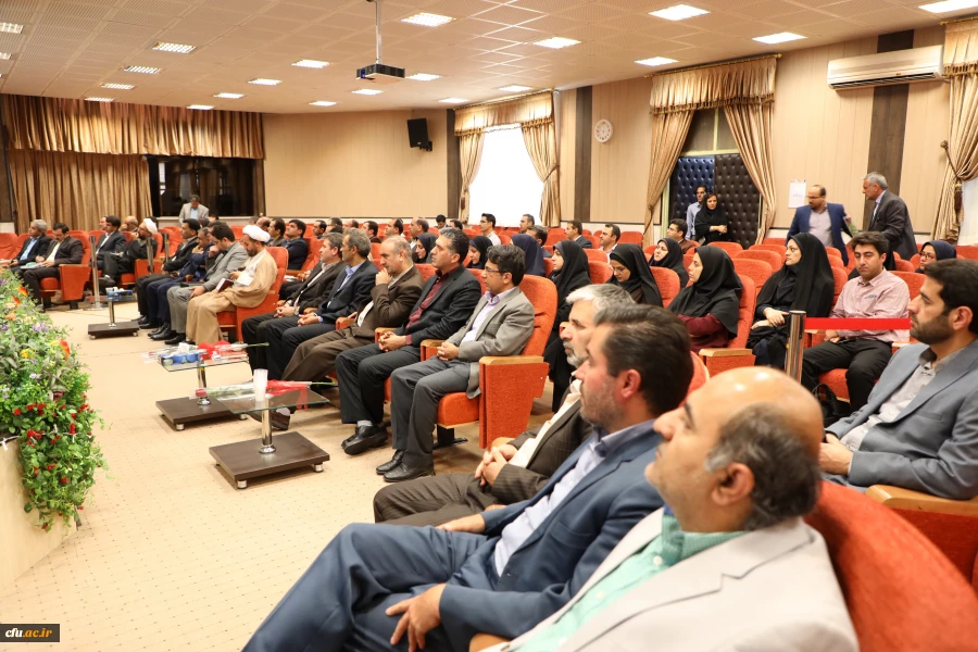 معاون طرح  و برنامه و توسعه منابع در نشست بدو ورود اعضای هیئت علمی:

حمایت تمام و کمال دانشگاه از فعالیت های پژوهشی 3