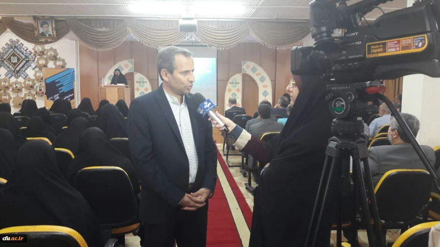 معاون پژوهشی و فناوری دانشگاه فرهنگیان در گفتگو با رسانه های استان گیلان:

پژوهش ها، ایده ها، حرف ها و اندیشه های نوی استادان  پشتوانه تولید کتاب های درسی با دانش بومی 3