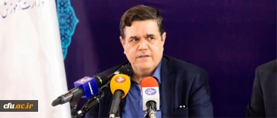 دکتر خنیفر در جمع خبرنگاران تاکید کرد:

فراخوان جذب ۴۰۰ عضو هیأت علمی برای دانشگاه فرهنگیان