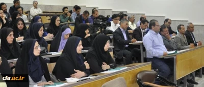 اولین نشست نقد کتاب دانشگاهی در پردیس شهید بهشتی خراسان رضوی آغاز به کار کرد