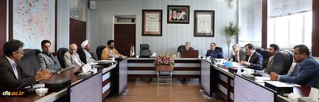 در جلسه کمیسیون دائمی مورخ  97/6/6 مورد بررسی قرار گرفت:

دستمایه بیست و یکمین جلسه هیأت امنای دانشگاه 2