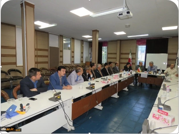 در جریان بازدید مدیرکل محترم اداره کل برنامه ریزی، خدمات و رفاه دانشجویی دانشگاه فرهنگیان از مدیریت امور پردیس های استان اردبیل انجام شد:

نشست صمیمی با کارکنان امور دانشجویی و سرپرستان سراهای دانشجویی استان 4