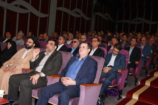 رئیس کل دیوان محاسبات کشور در نوزدهمین اجلاس سراسری مدیران:

دانشگاه فرهنگیان از سالمترین دستگاه ها در دیوان محاسبات و مسائل مالی 4