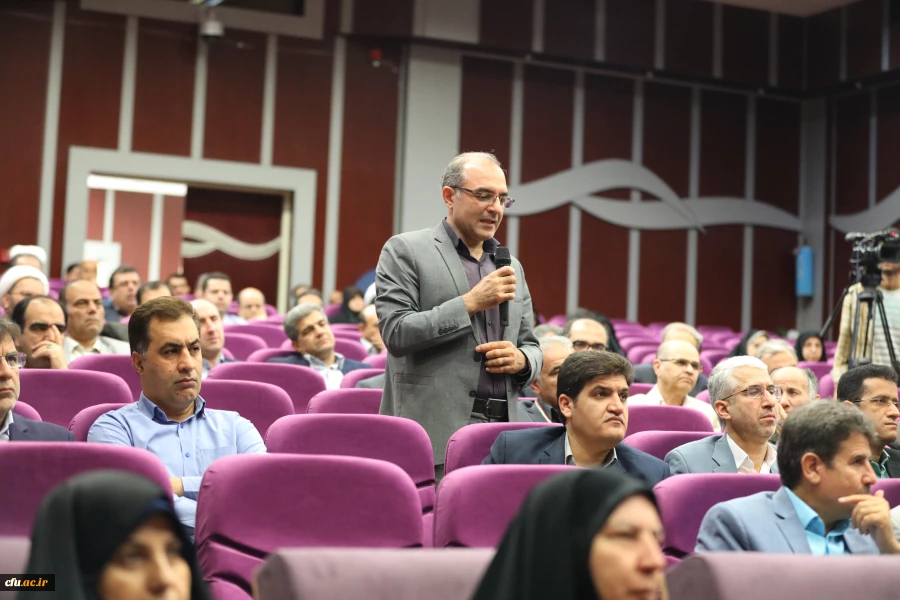 رئیس مرکز برنامه ریزی منابع انسانی و فناوری اطلاعات 4