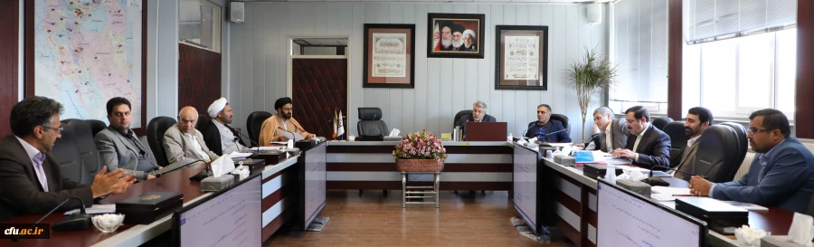 در جلسه کمیسیون دائمی مورخ  6 شهریور 97  مورد بررسی قرار گرفت:

دستمایه بیست و یکمین جلسه هیأت امنای دانشگاه 2