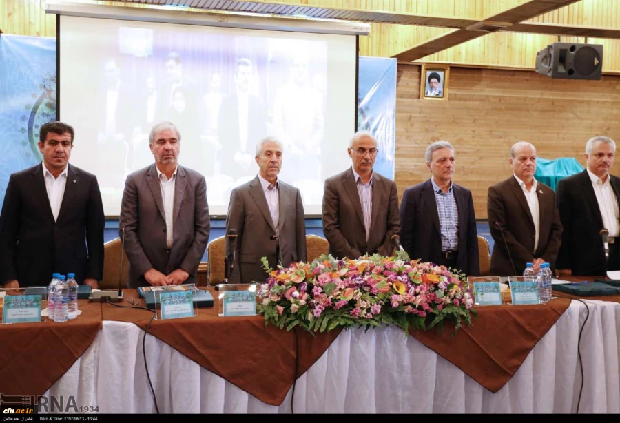 در شصت و دومین نشست معاونان دانشجویی و پنجاه و یکمین نشست معاونان فرهنگی دانشگاه های سراسر کشور عنوان شد:

باید خدمات دانشجویی و رفاهی در دانشگاه ها را بیشتر کرد تا نشاط و رفاه مناسب تری داشته و شرایط تحصیلی بهتر را برای دانشجویان فراهم آورد