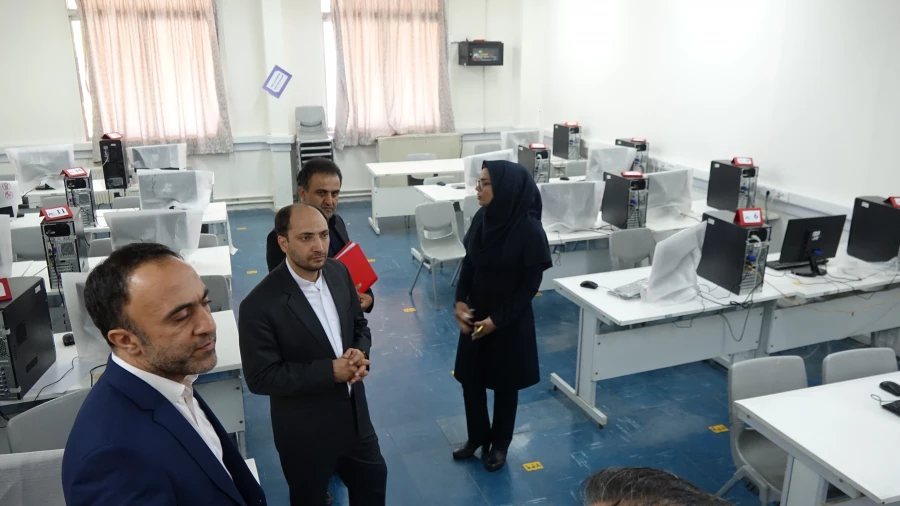 بازدید سرپرست مرکز هوشمند سازی از پردیس های دانشگاه فرهنگیان کردستان
 5