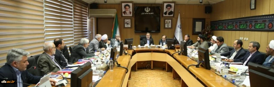 مقام عالی وزارت در بیست و یکمین جلسه هیات امنا:

علیرغم نیازهای ضروری آموزش و پرورش به نیروی انسانی؛ یکی از مهمترین کارهای ما توجه به رعایت استلزامات معلمی در دوره مهارت آموزان به مدت یک سال تحصیلی خواهد بود 2