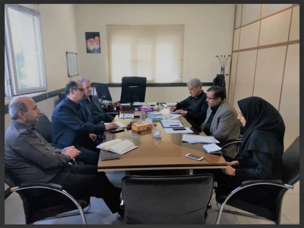 در جلسه مشترک اداره کل مشاوره، بهداشت و سلامت با اداره کل دانشجویی مصوب شد؛

"تشکیل کارگروه مشترک تغذیه و برنامه ریزی غذایی"