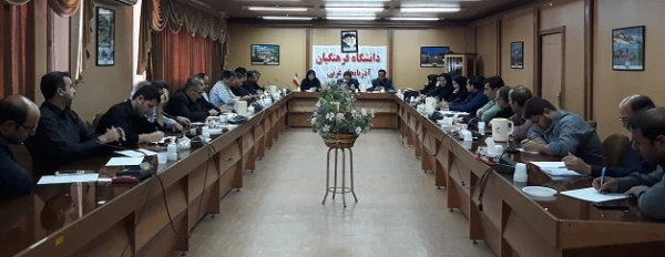 در جلسه اداری دانشگاه فرهنگیان آذربایجان غربی تاکید شد:

آمادگی استان آذربایجان غربی برای  استقبال از دانشجومعلمان 4