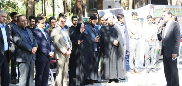 با حضور مسئولان دانشگاه فرهنگیان و شهرداری مشهدبرگزار شد:

مراسم ادای احترام به شهدای گمنام مدفون در پردیس شهید بهشتی  2