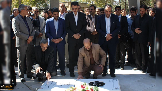 با حضور مسئولان دانشگاه فرهنگیان و شهرداری مشهدبرگزار شد:

مراسم ادای احترام به شهدای گمنام مدفون در پردیس شهید بهشتی  3