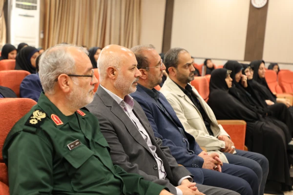 دکتر خنیفر در مراسم هفتته دفاع مقدس:

استقبال دانشگاه فرهنگیان از ترویج مکتب ارزشمند شهدا در دانشگاه 2