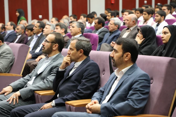 معلم مهمترین مولفه برای تحول است 4