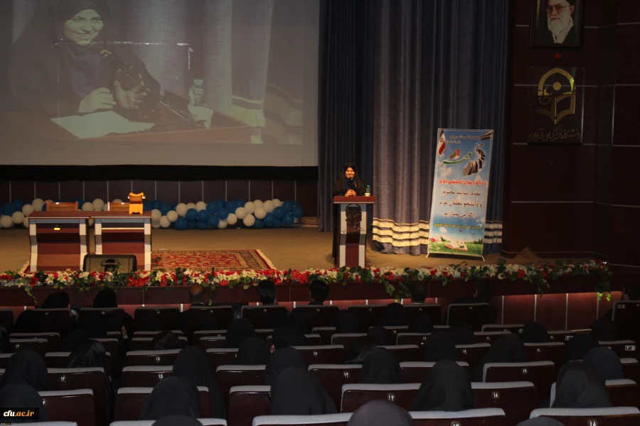 معاون دانشجویی دانشگاه فرهنگیان در آیین استقبال ازدانشجو معلمان جدید الورود دانشگاه فرهنگیان خبر داد:

افتتاح دوسرای دانشجویی بهسازی شده دردانشگاه فرهنگیان استان قزوین