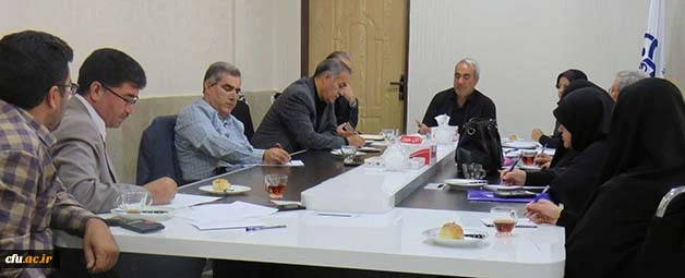 در جلسه شورای نطارت، ارزیابی و تضمین کیفیت مورد بررسی قرار گرفت:

ارزیابی درونی گروه های آموزشی 
 3