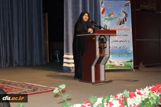 دکتر علی نژاد در آیین استقبال از دانشجو معلمان جدید الورود دانشگاه فرهنگیان استان قزوین خبر داد:

انتخاب یک دانشجو معلم پسر و یک دانشجو معلم دختر از استان ها به عنوان مشاوران جوان معاون دانشجویی