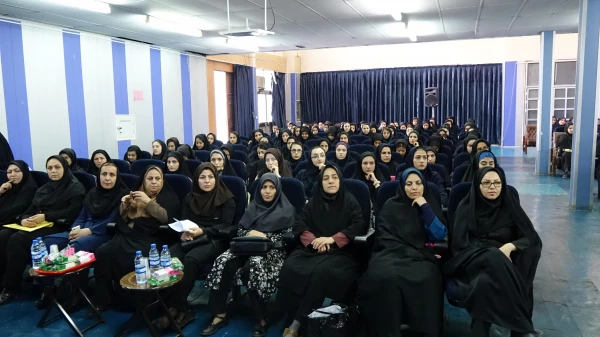 سرپرست معاونت نظارت، ارزیابی و تضمین کیفیت در مراسم استقبال از نو دانشجو معلمان دانشگاه فرهنگیان استان کردستان:

گسترش امید و نشاط در دانشجویان با تجدید نظر در الگوهای ارتباطی صورت می گیرد 4