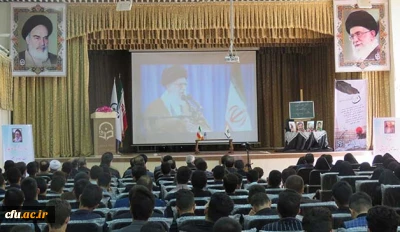 سرپرست دانشگاه فرهنگیان آذربایجان شرقی در ویژه برنامه گرامی داشت هفته دفاع مقدس و آغاز سال تحصیلی :

 بدون فرمانده فکری خوب اتفاقی در کلاس درس نمی افتد