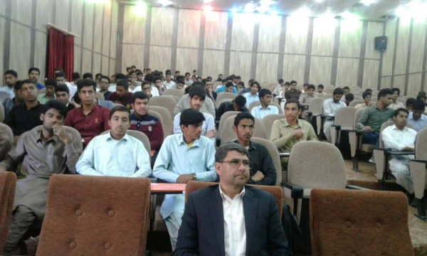 در جلسه پرسش و پاسخ مسئولان دانشگاه فرهنگیان با دانشجومعلمان دانشگاه فرهنگیان سیستان و بلوچستان عنوان شد:

اهمیت مشارکت دانشجویان در حل مسائل و ارتقاء خدمات آموزشی و فرهنگی 4