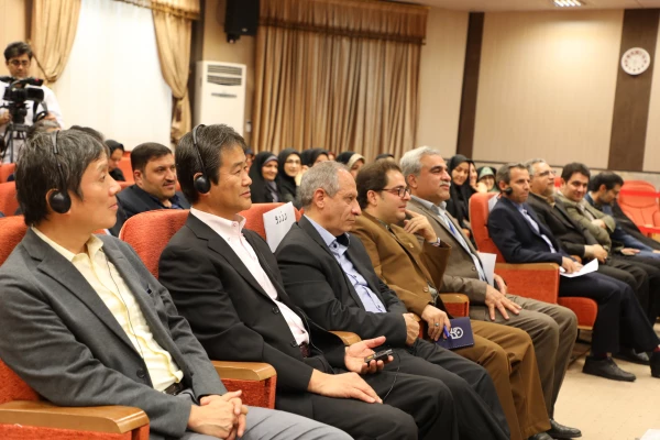 دکتر خنیفر در نشست تخصصی تربیت معلم تاکید کرد:

شبانه روزی بودن و یادگیری دروس پداگوژی مهمترین راهبرد تربیت معلم 2