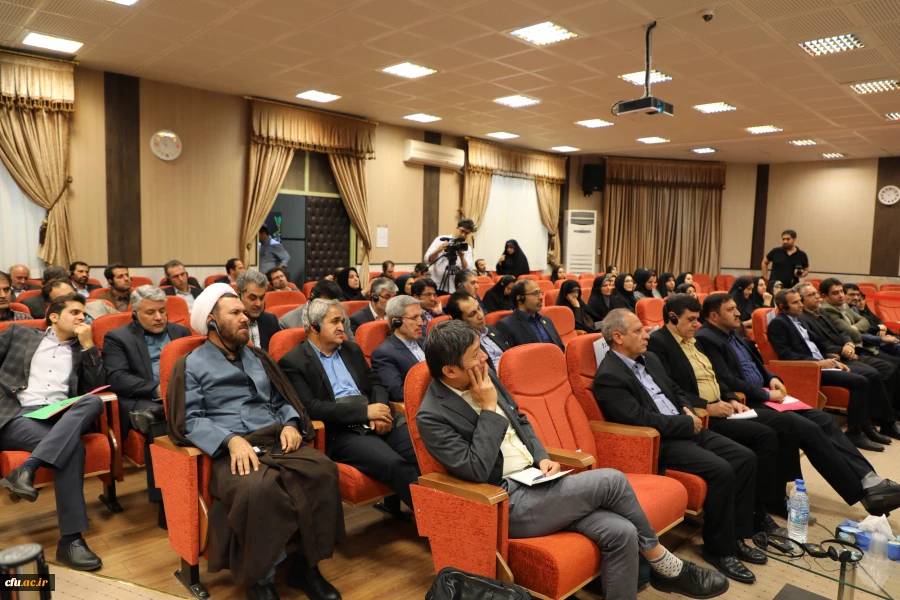 استاد تعلیم و تربیت آیچی ژاپن در نشست تخصصی بین المللی:

لزوم دو زبانه بودن معلمان،  آشنایی با زبان نظریه و زبان عمل  تعلیم و تربیت 2