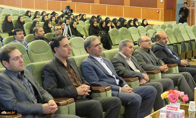 دکتر عبدی در آیین استقبال از نو دانشجومعلمان دانشگاه فرهنگیان اردبیل:

حرفۀ معلمی از نظر قرآن و از نظر تمام متفکران تعلیم تربیت شغل ارزشمند و مقدسی است
 4