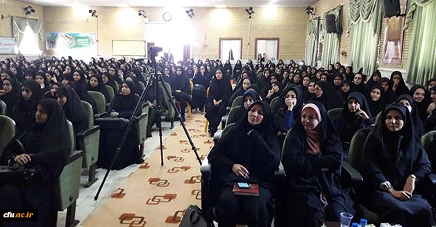 در نشست های صمیمی با دانشجو معلمان نوورود پردیس های استان مرکزی مطرح شد:

تجربه ی خوب زیستن ؛ بنده خدا بودن؛ و خود را درست معرفی کردن برای رسیدن به قله ی معلمی را در اینجا تمرین کنیم
 3