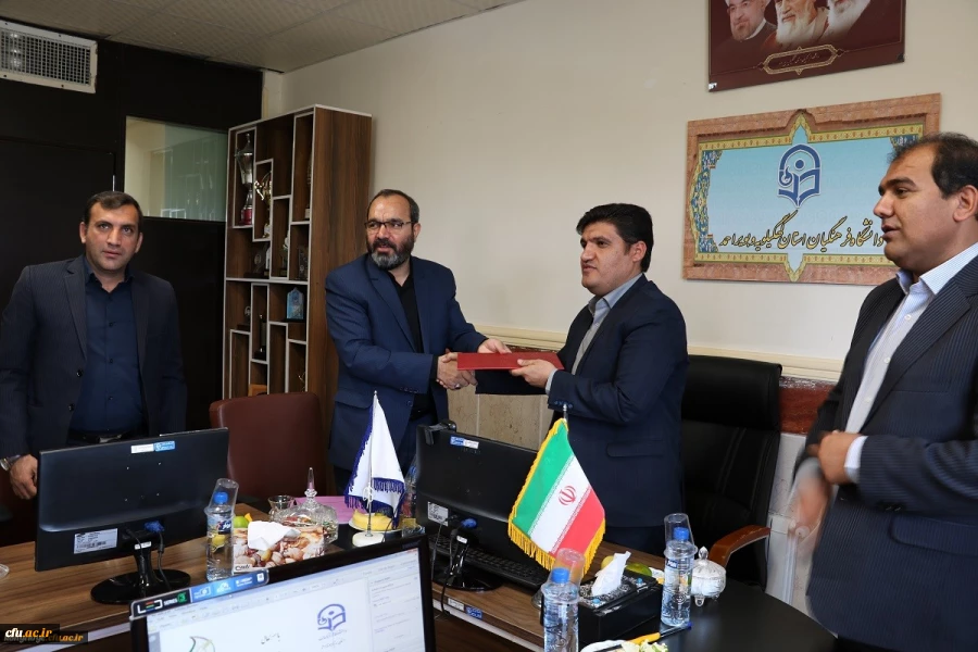 در راستای انعقاد تفاهم نامه همکاری دانشگاه فرهنگیان با هیئت ورزش های پهلوانی و زورخانه:

دکتر علی نژاد همکاری و عزم اراده استان کهگیلویه و بویراحمد را در انعقاد و اجرای تفاهم نامه موثر ارزیابی کرد