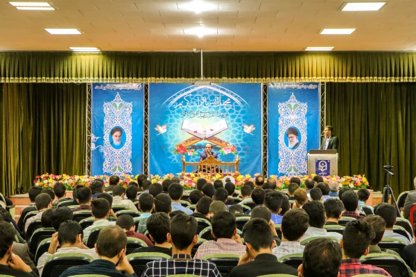 برگزاری محفل انس با قرآن در دانشگاه فرهنگیان استان مرکزی 2