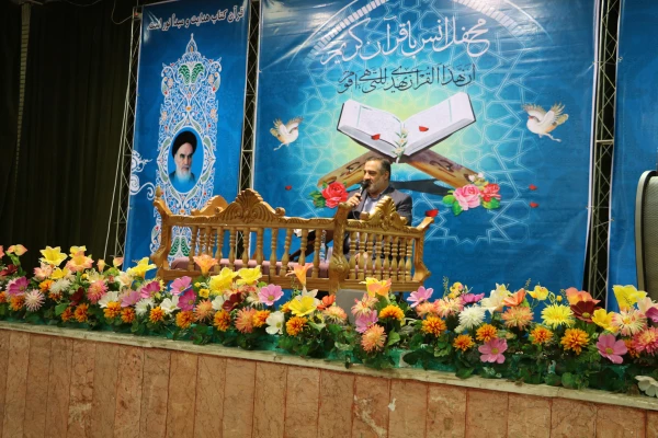 برگزاری محفل انس با قرآن در دانشگاه فرهنگیان استان مرکزی 4