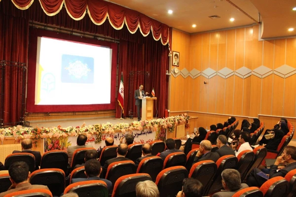 سرپرست مدیریت امور پردیس ها ی استان لرستان در همایش مدیران مدارس استان: