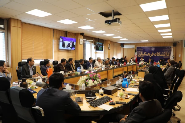 دکتر خنیفر در جلسه تقدیر از همراهی همکاران در به ثمر نشستن پذیرش حداکثری دانشجو معلمان 3