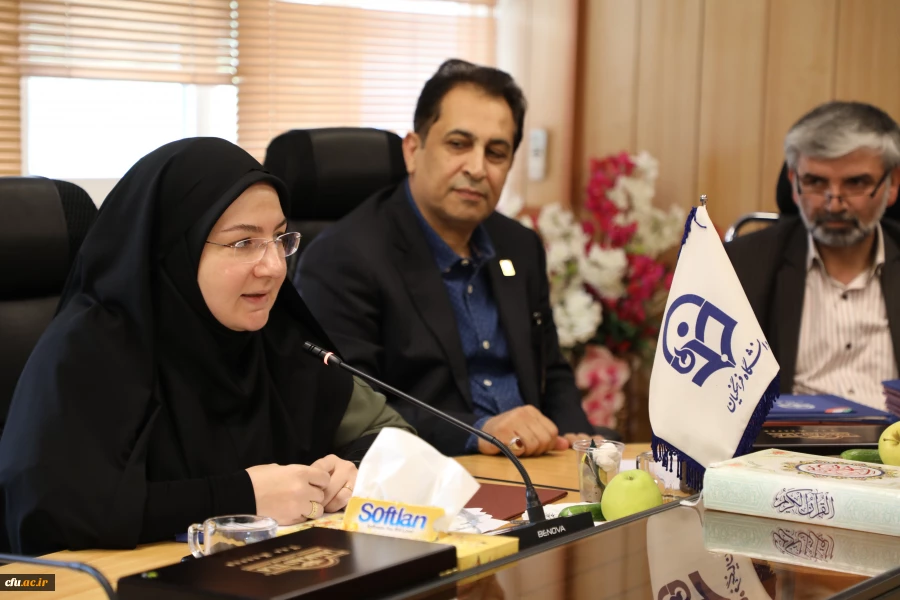 دکتر خنیفر در جلسه تقدیر از همراهی همکاران در به ثمر نشستن پذیرش حداکثری دانشجو معلمان 4